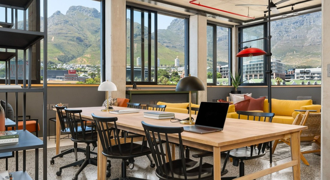 Hybrid Travel Revolution_ Seamlessly Blending Work & Leisure